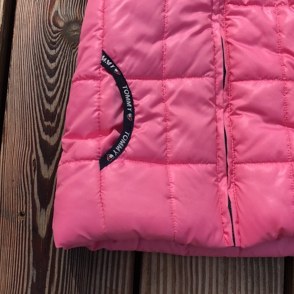 Tommy Hilfiger Puffer Vest in Pink Carnation/ Navy Size 24 Months With Pockets - Picture 6 of 10